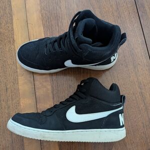 Nike Court Borough mid black suede
